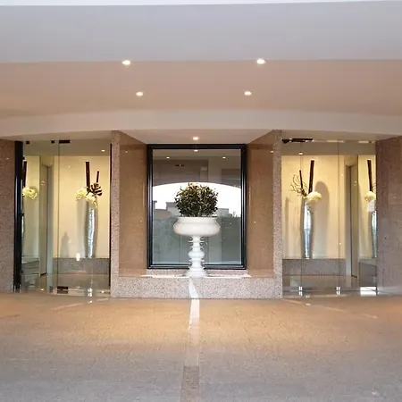 De Luxe Sun Paradis, Terrasse, Vue Piscine Apartment *